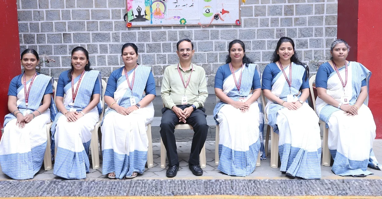 PU College Teaching Staff Group Photo